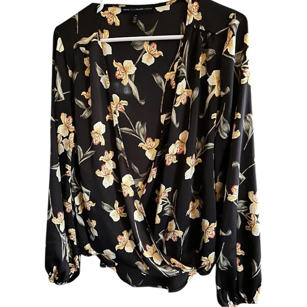 WHBM White House Black Market stunning yellow floral surplice blouse Size 10